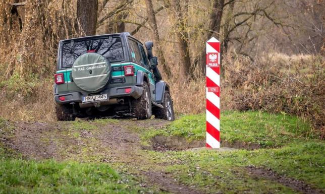 Niespokojny weekend na polsko-białoruskiej granicy kolejne siłowe próby sforsowania polsko – białoruskiej granicy