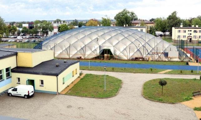 Pomysły mieszkańców mogą nie doczekać się realizacji Co z halą pneumatyczną przy SP 6 i napisem 3D Suwałki