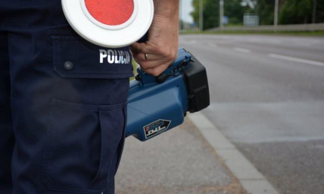 Policjanci z suwalskiej drogówki zatrzymali prawo jazdy 29-latkowi