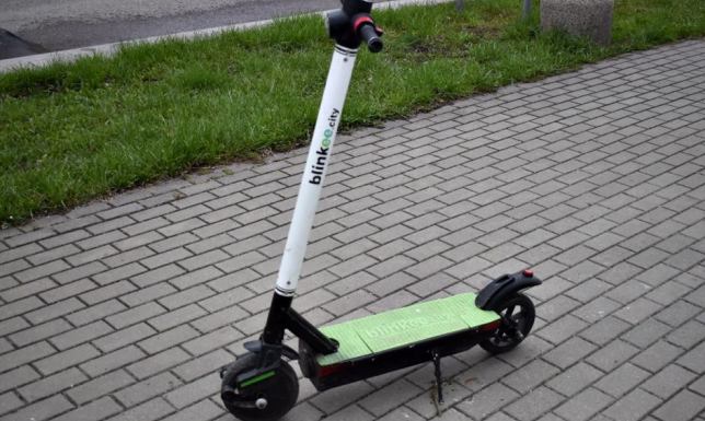 Elektryczne hulajnogi do wynajęcia od kilku dni można zobaczyć na ulicach Suwałk. 