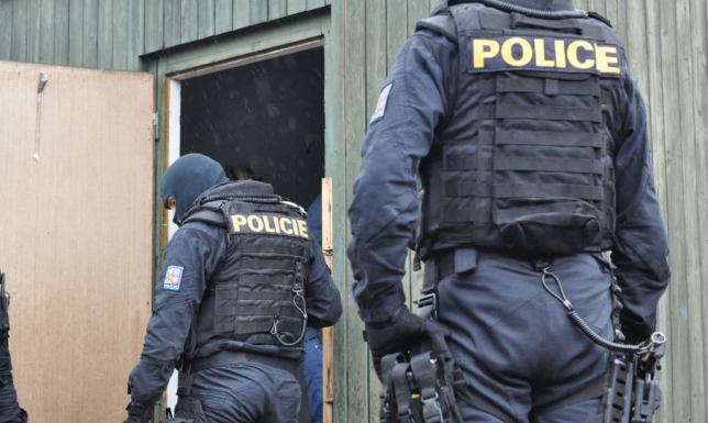 Zgłosił ojca na policję. Bo chrapał