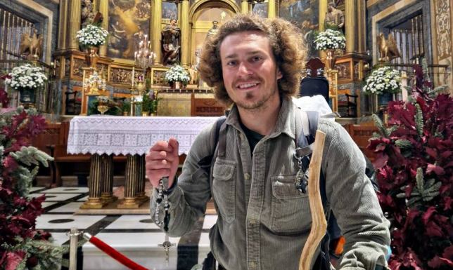 23-latek przeszedł z Sejn do Fatimy w samotnej pielgrzymce Po 221 dniach wędrówki Jakub Karłowicz zakończył samotną pielgrzymkę