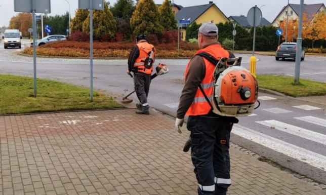 W Suwałkach trwają intensywne prace porządkowe, naprawcze i pielęgnacyjne