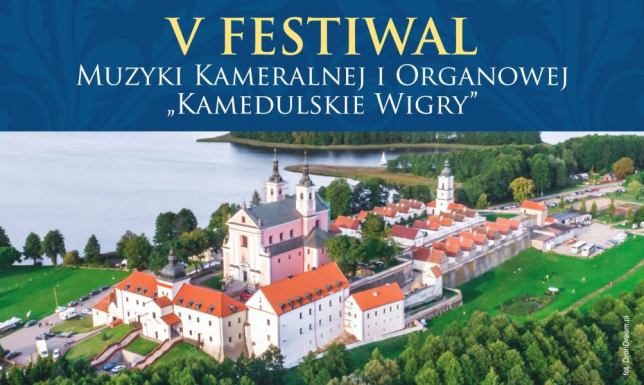 osiem koncertów od utworów epoki średniowiecza, po muzykę XXI wieku