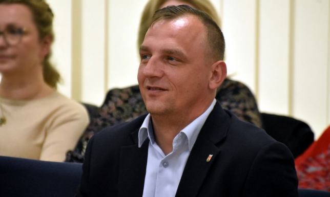 Po zmroku duża liczba naszych ulic i chodników jest niedoświetlona