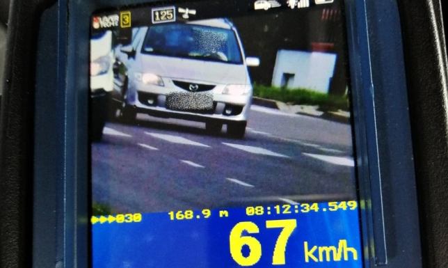 Kierowca przekroczył dopuszczalną prędkość i nie zareagował na sygnał policjantów