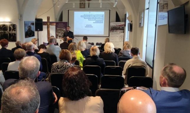 w Pokamedulskim Klasztorze w Wigrach rozpoczęła się ogólnopolska konferencja naukowa