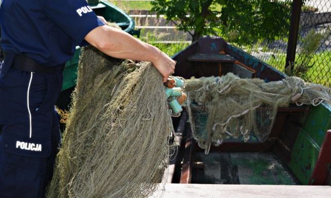 64-latek nielegalnie łowił ryby na jeziorze Hańcza