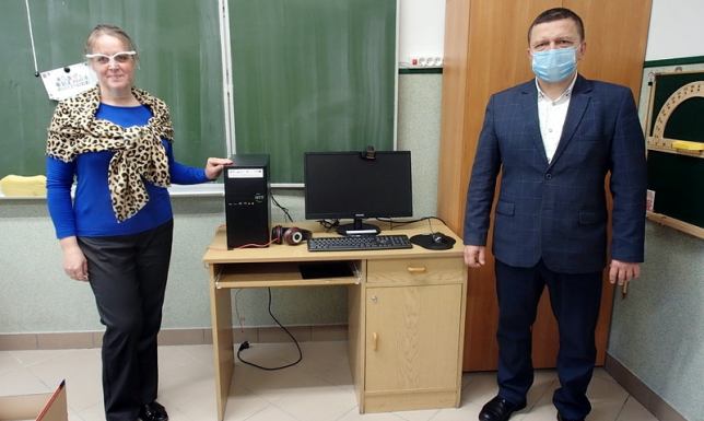 Szkoła w Jeleniewie z nowym sprzętem Szkoła Podstawowa w Jeleniewie z nowymi komputerami
