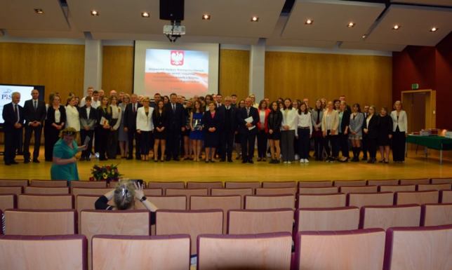 Wojewódzki Konkurs Historyczno-Literacki „By czas nie zaćmił i niepamięć”