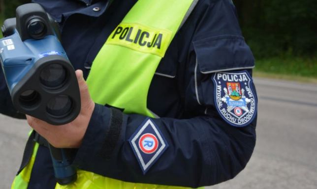 49-latek stracił prawo jazdy za prędkość 49-latek stracił prawo jazdy