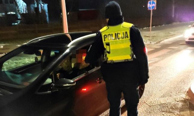 Ponad 900 kierowców przebadali przez cały poniedziałek policjanci z drogówki