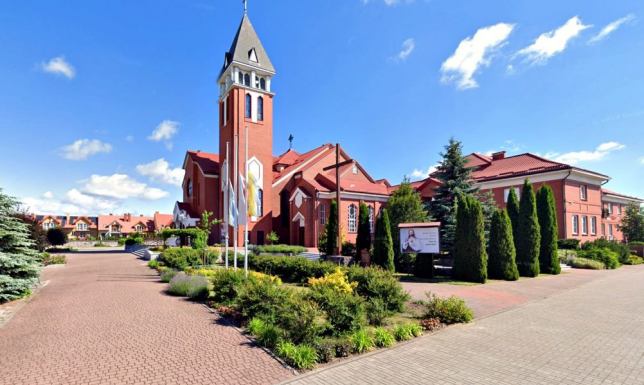 Rondo u zbiegu wspomnianych ulic nosi imię św. Franciszka z Asyżu