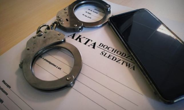 Zabrał telefon i posiadał narkotyki