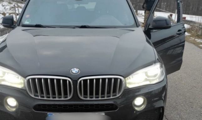 zatrzymali kradzione BMW kierowane przez 26 – letniego Litwina
