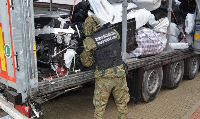 Obywatel litwy przemycał części