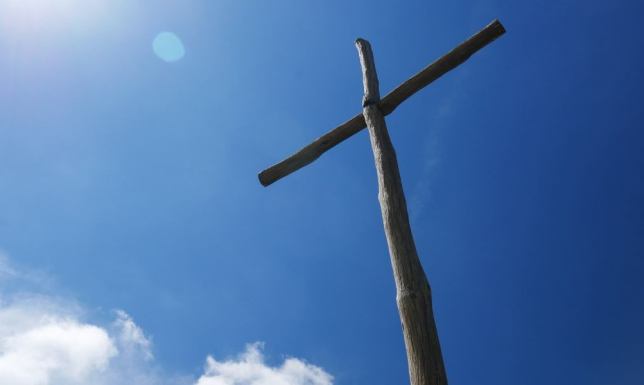 dzień Wielkiego Tygodnia upamiętniający śmierć Jezusa Chrystusa na krzyżu