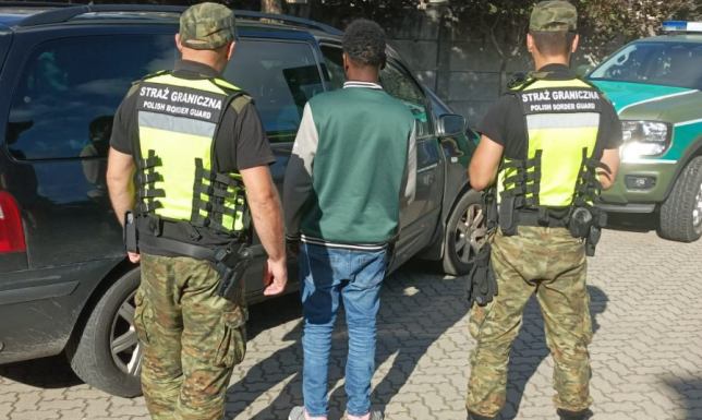 zatrzymali obywateli Kirgistanu i Ukrainy, którzy przewozili 5 Somalijczyków