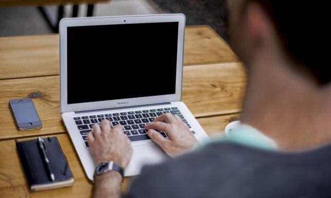 Oszustwo poprzez internetową aukcję