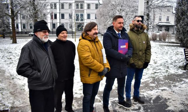 O rozwiązaniach Lewicy skierowanych do seniorów na konferencji w Suwałkach