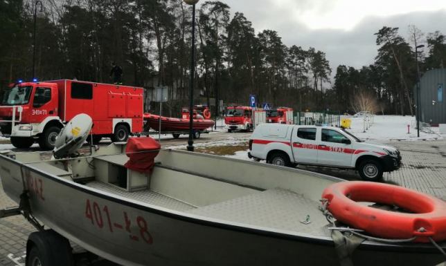 zgłoszenie o wędkarzu pod którym załamał się lód na jeziorze Necko