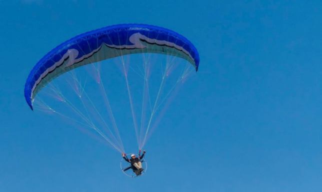 Lot paralotnią — jak się do niego przygotować?