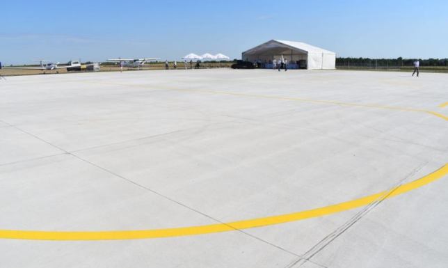 przetarg na remont płyty postojowej dla samolotów