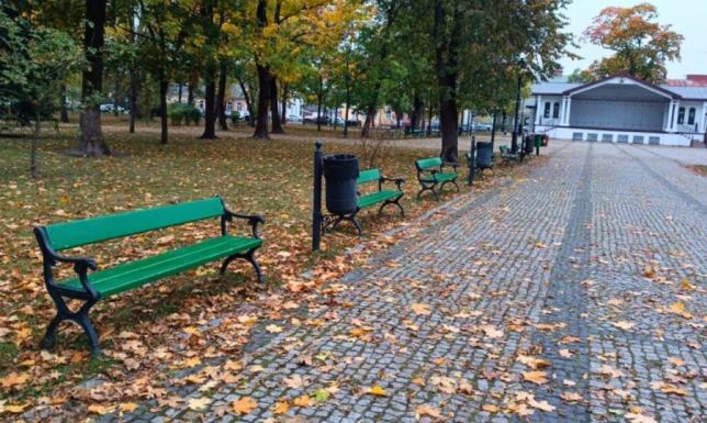 Przegląd ławek, śmietników, hamaków, latarni kompleksowy przegląd elementów małej architektury w Suwałkach