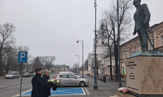 Suwalczanie szczególnie wspominają postać Marszałka Józefa Piłsudskiego