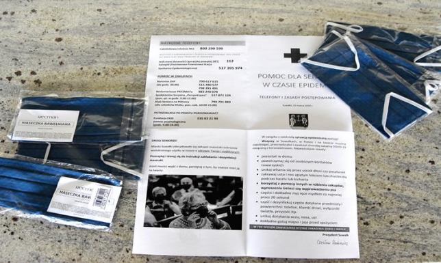 Prawie 10 000 maseczek trafiło do suwalskich seniorów