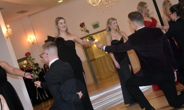 jako pierwsi w tym roku swój bal mieli uczniowie Zespołu Szkół nr 6