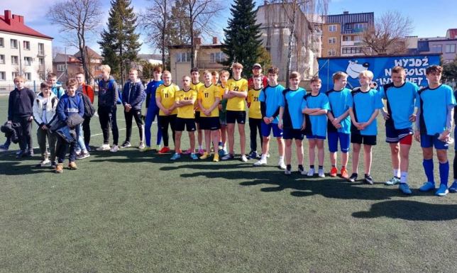 Turniej na boisku Szkoły Podstawowej nr 2 im. Aleksandry Piłsudskiej