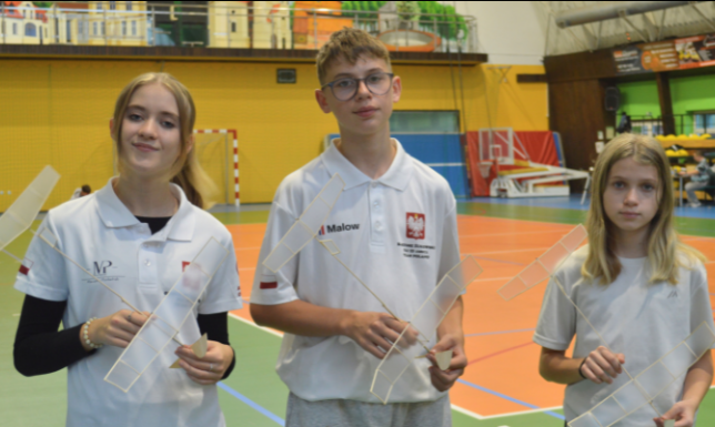 Podium suwalskich modelarzy w Pucharze Polski Puchar Polski Modeli Halowych z napędem gumowym