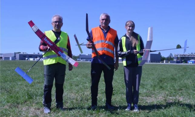 Stanisław Skibicki Mistrzem Polski, brąz Oliwii Szturgulewskiej Mistrzostwa Polski Modeli Swobodnie Latających Małych Form i Latających Skrzydeł