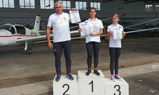 całe podium modelarzy OSiR Suwałki na zawodach w Krośnie