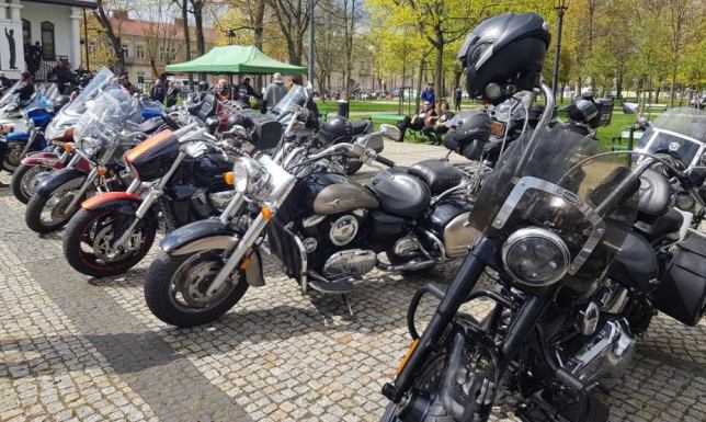 Motocykliści rozpoczęli sezon Rozpoczęcie sezonu motocyklowego Suwałki 2022