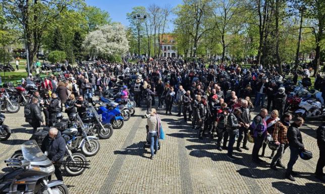Setki motocykli przejechały we wspólnej paradzie ulicami Suwałk