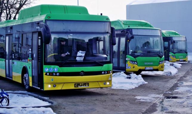 Ceny biletów komunikacji miejskiej w górę Od przyszłego roku wzrosną opłaty za przejazdy autobusami komunikacji miejskiej.