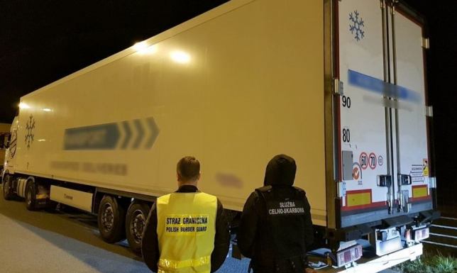 odzyskali dwie naczepy pochodzące z przestępstw o łącznej wartości 245 tys. zł.