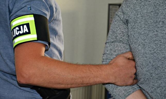 Pijana kobieta zatrzymana za posiadanie marihuany 