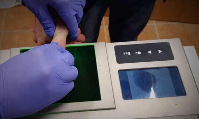 policjanci zatrzymali 19-latka, który "poczęstował" koleżankę alkoholem i narkotykami