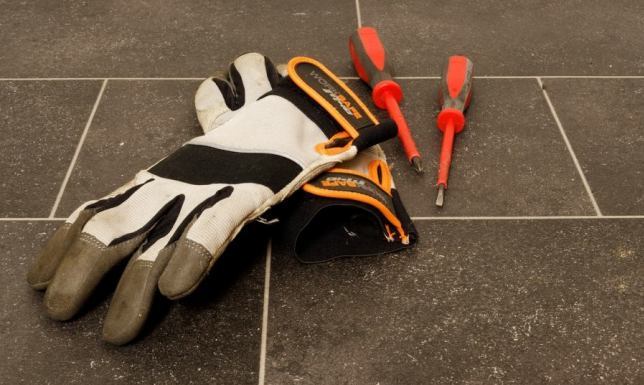 Urząd Miasta w Suwałkach poinformował o kontynuacji programu "Złota Rączka dla Seniora"