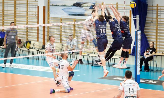 siatkarze KS Necko Augustów przegrali we własnej hali z BKS Bydgoszcz