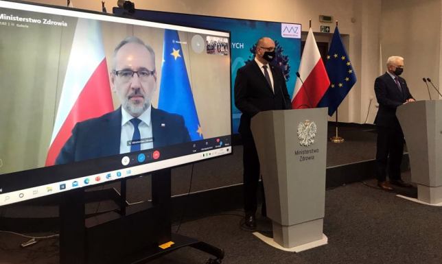 Adam Niedzielski poinformował o kolejnych planowanych przez rząd krokach w walce z pandemią koronawirusa