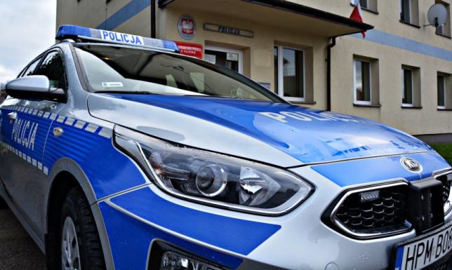 Nowy radiowóz oficjalnie przekazany policjantom z Posterunku Policji w Filipowie