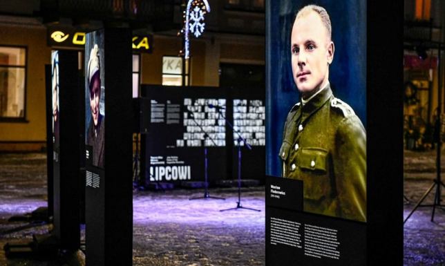 Wystawę „Lipcowi. Twarze ofiar Obławy Augustowskiej” przygotował Instytut Pileckiego
