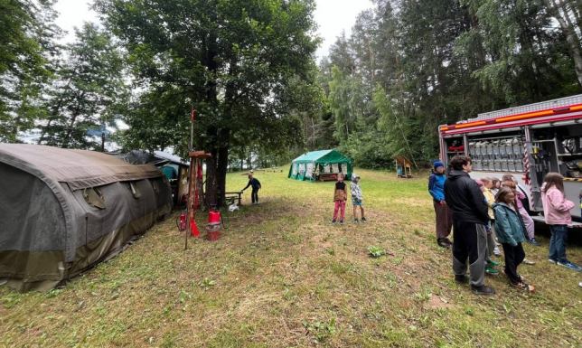 przeprowadzanie rutynowych kontroli obozów harcerskich w regionie