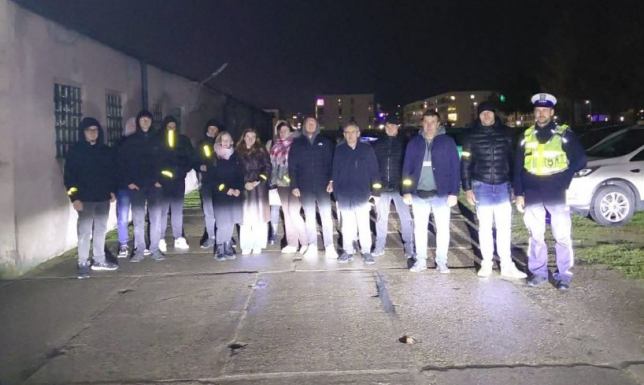 Odblaskowy eksperyment studentów i suwalskiej policji