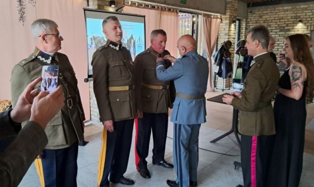 Organizatorzy XXV Jubileuszowego Pikniku Kawaleryjskiego uhonorowani