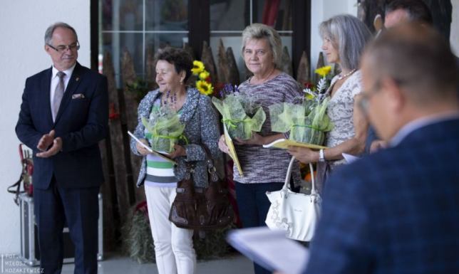 nagrodzono uczestników konkursu „Gdzie te piękne ogrody i kwieciste balkony”.
